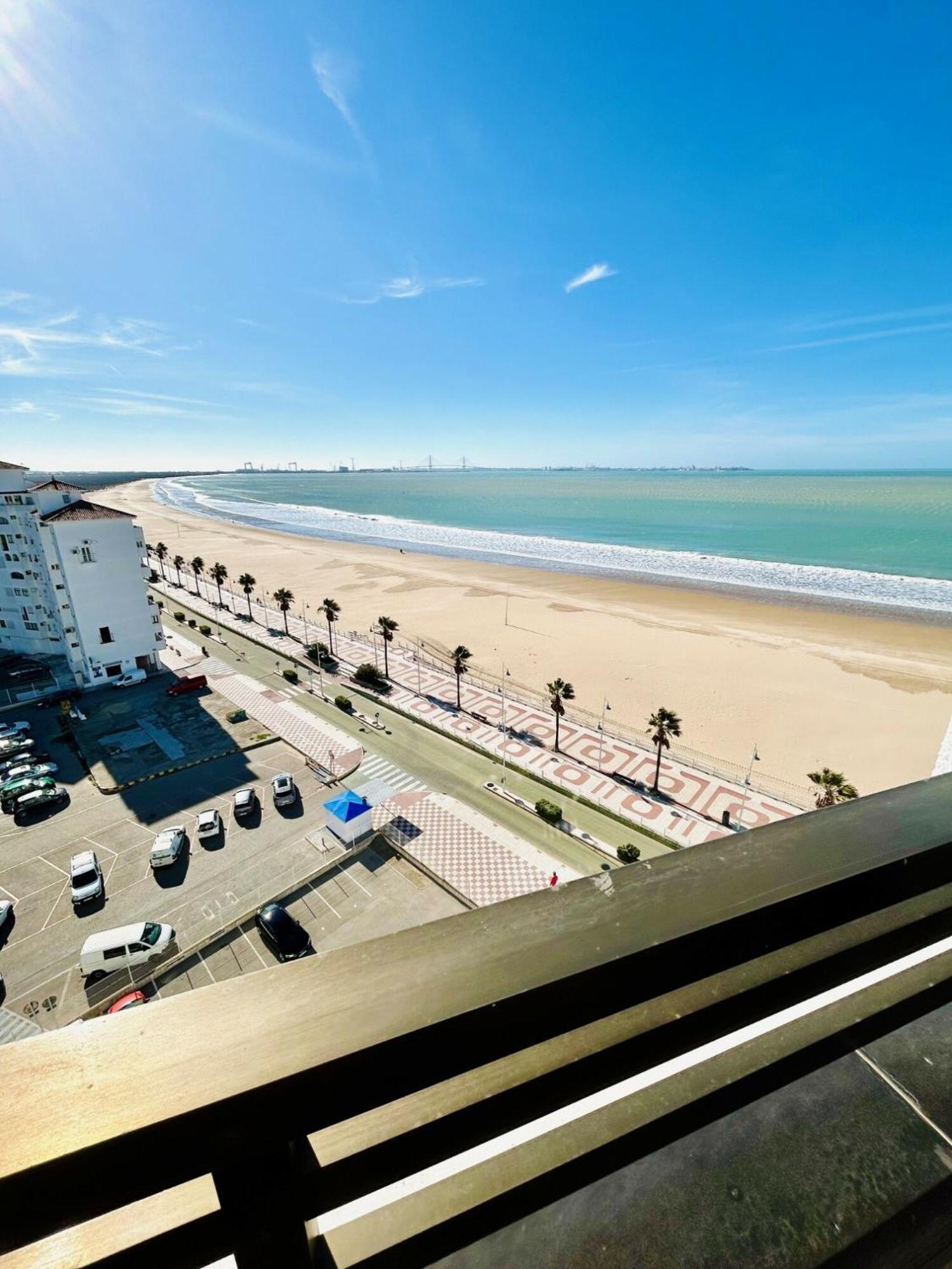 Gatu Arena " Preferente Mayores De 25 Anos Y Familias " El Puerto de Santa Maria Exterior photo